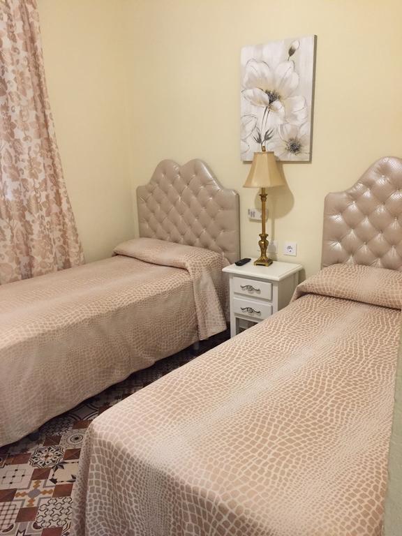 Hostal Lojo Кониль-де-ла-Фронтера Номер фото