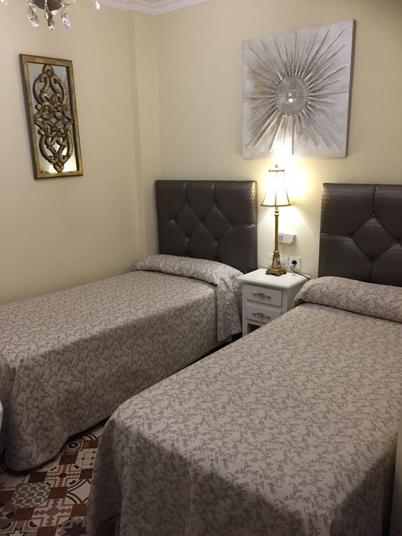 Hostal Lojo Кониль-де-ла-Фронтера Экстерьер фото