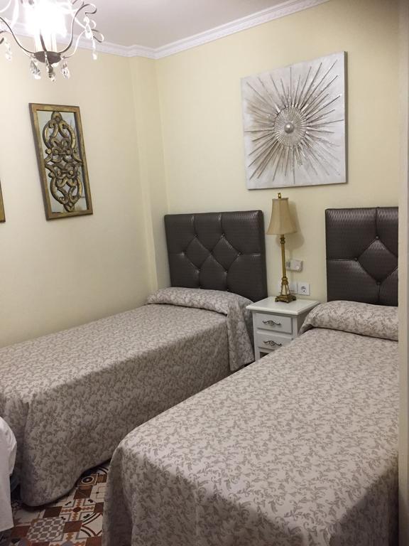 Hostal Lojo Кониль-де-ла-Фронтера Экстерьер фото